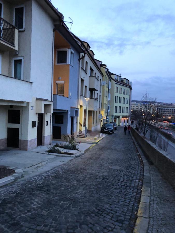 Pleasant Apartment Under The Bratislava Castle Exterior foto