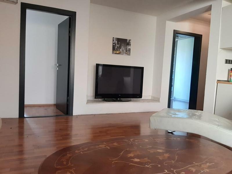 Pleasant Apartment Under The Bratislava Castle Exterior foto